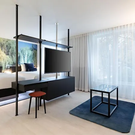 Hotel By Marriott