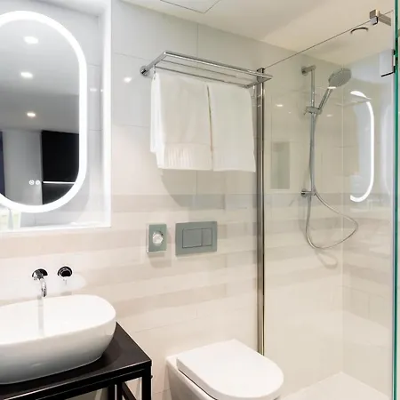 By Marriott Szálloda 4*